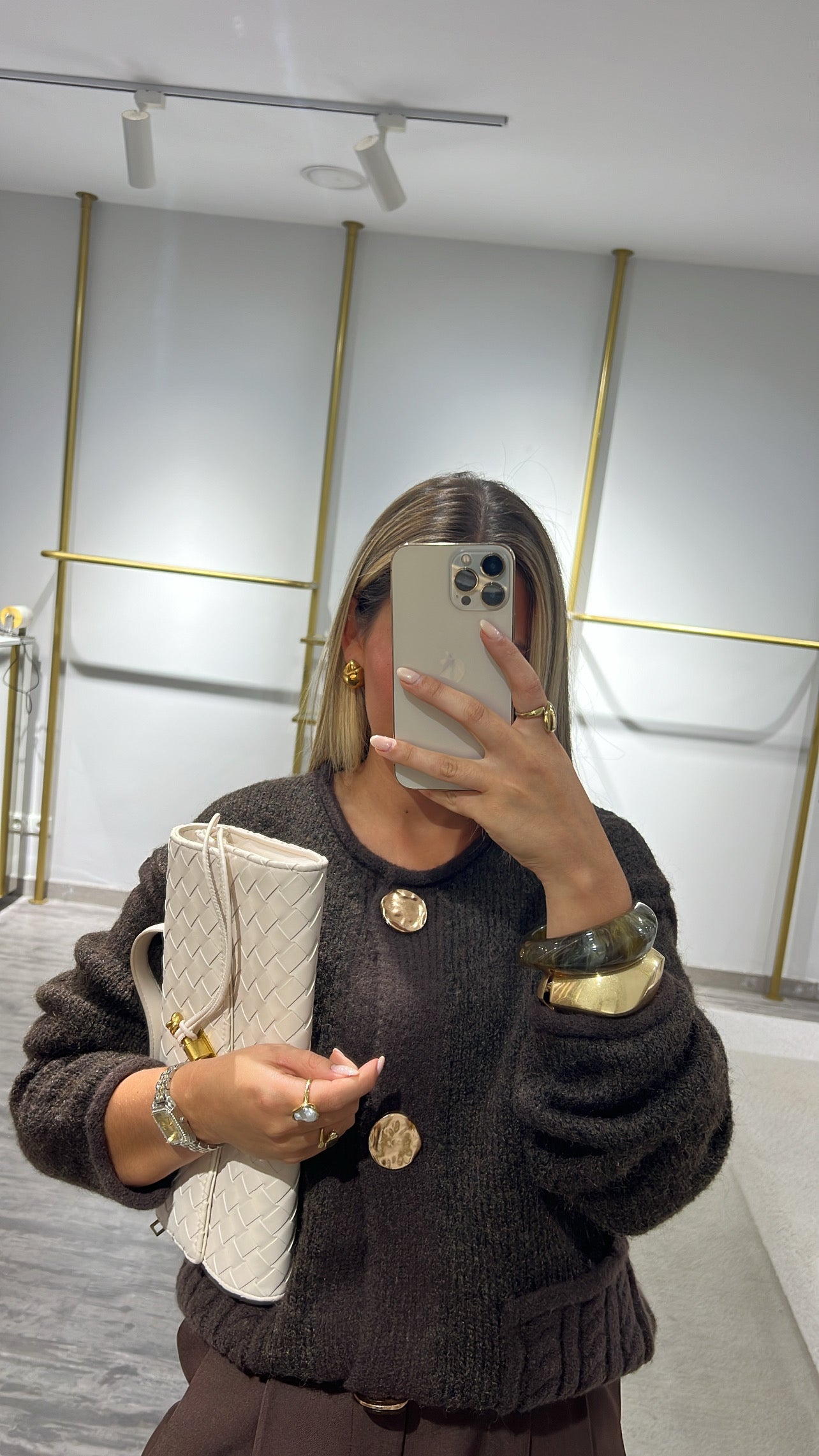 CARDIGAN BOTÃO DOURADO