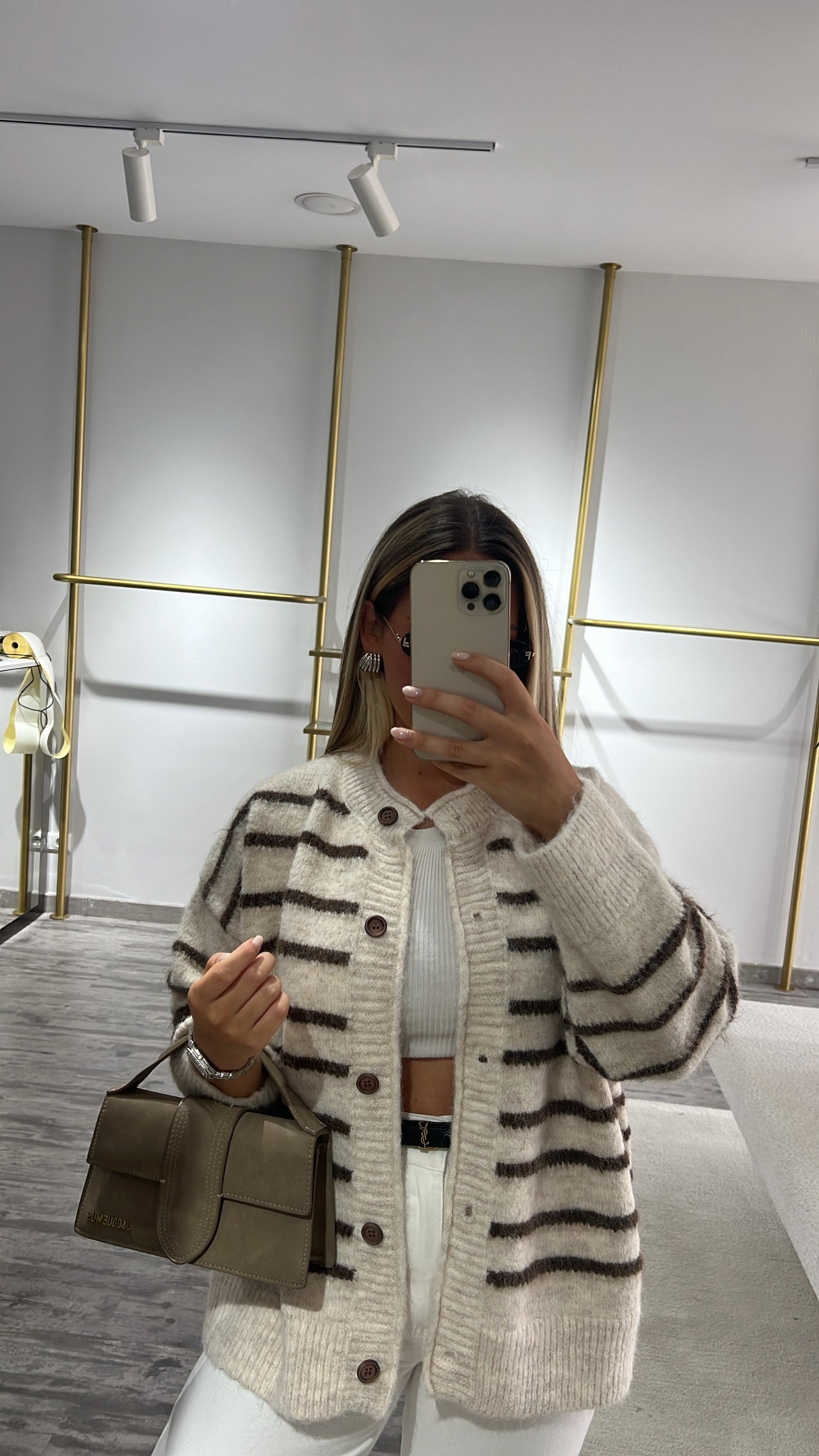 Manteau en tricot rayé