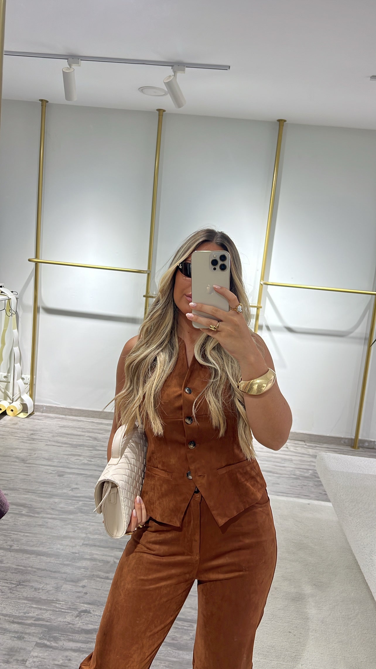 CONJUNTO COLETE E CALÇA