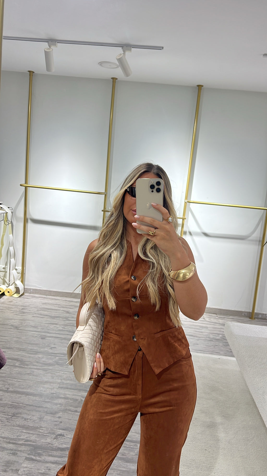 CONJUNTO COLETE E CALÇA