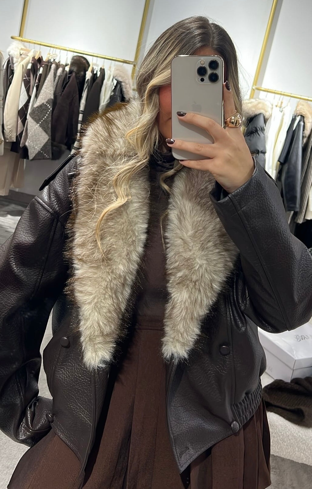 BIKER C/PELO REMOVÍVEL