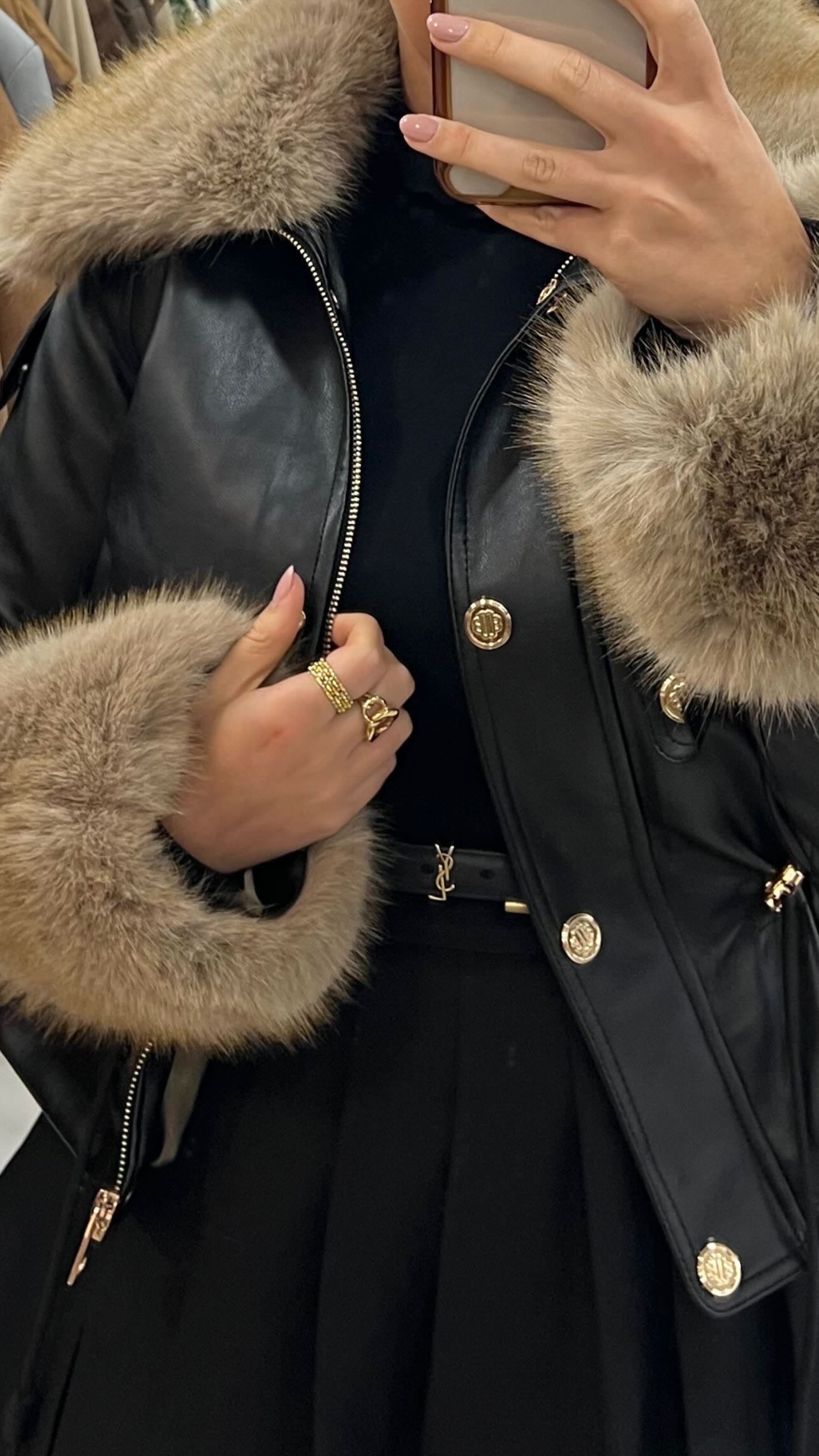 CASACO C/PELO REMOVÍVEL