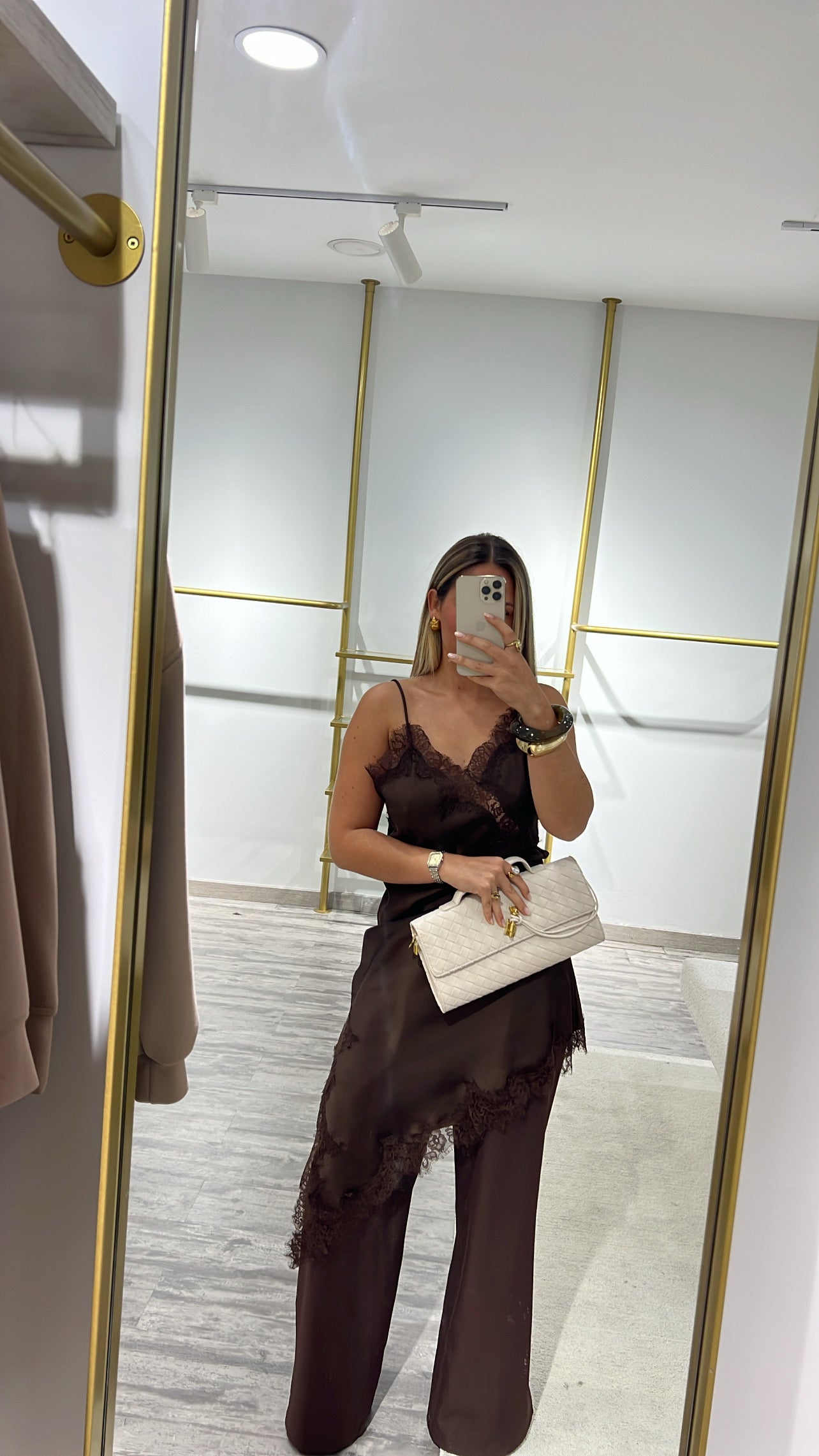 VESTIDO RENDA