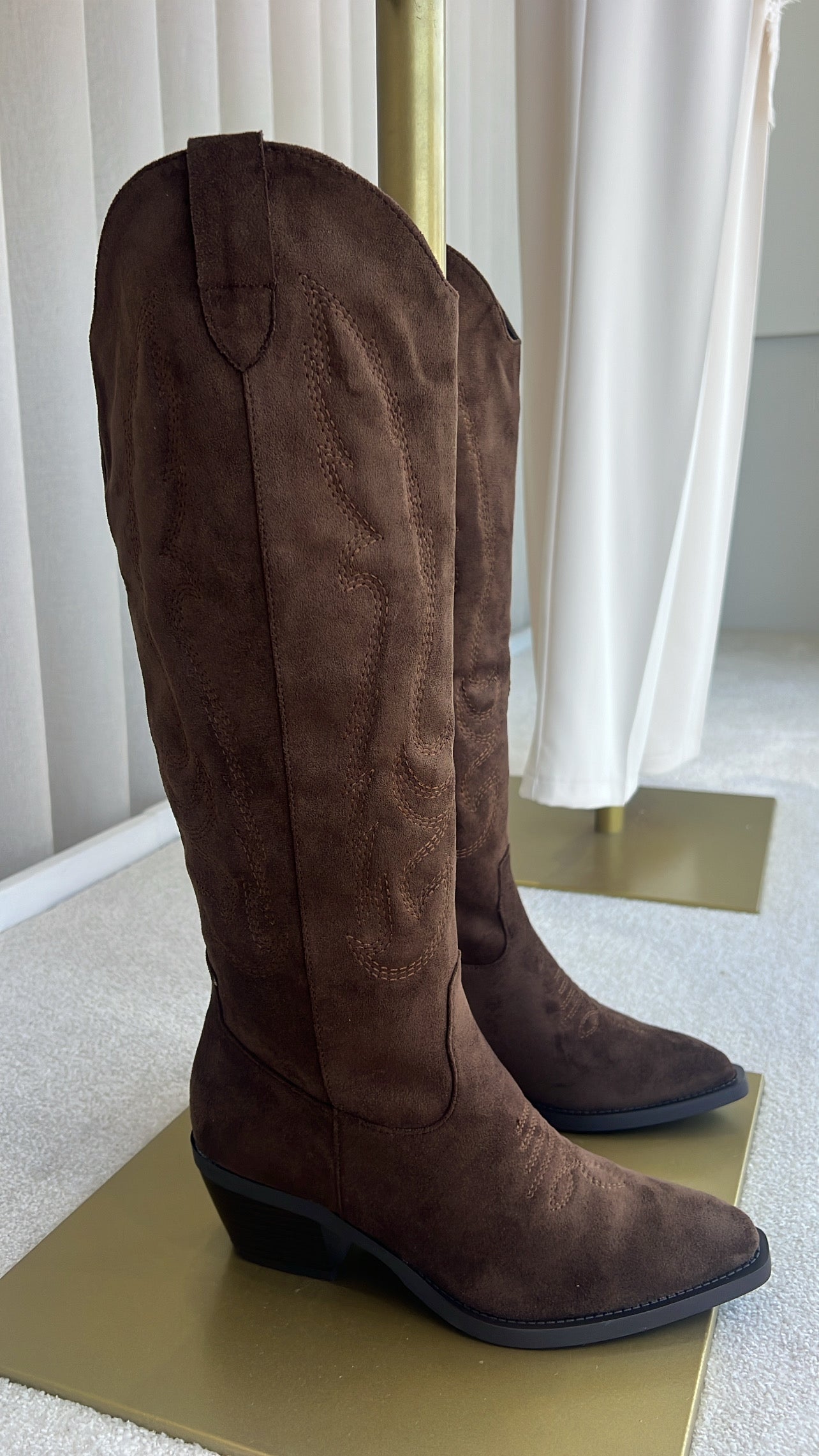 Bottes de cowboy en daim