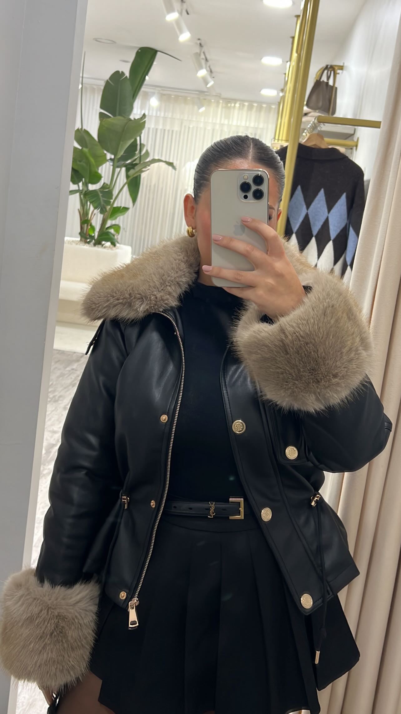 CASACO C/PELO REMOVÍVEL