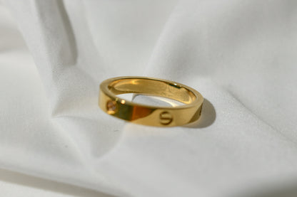 golden jewelry ring