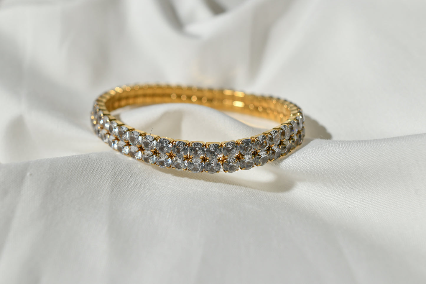 Elastic bracelet with zirconia