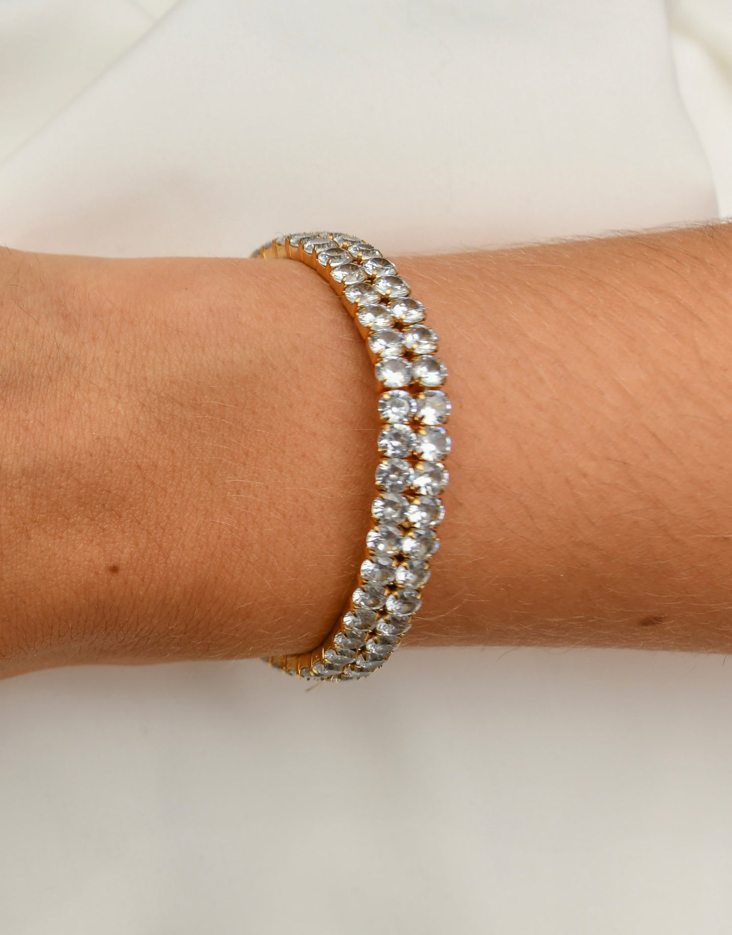 Elastic bracelet with zirconia